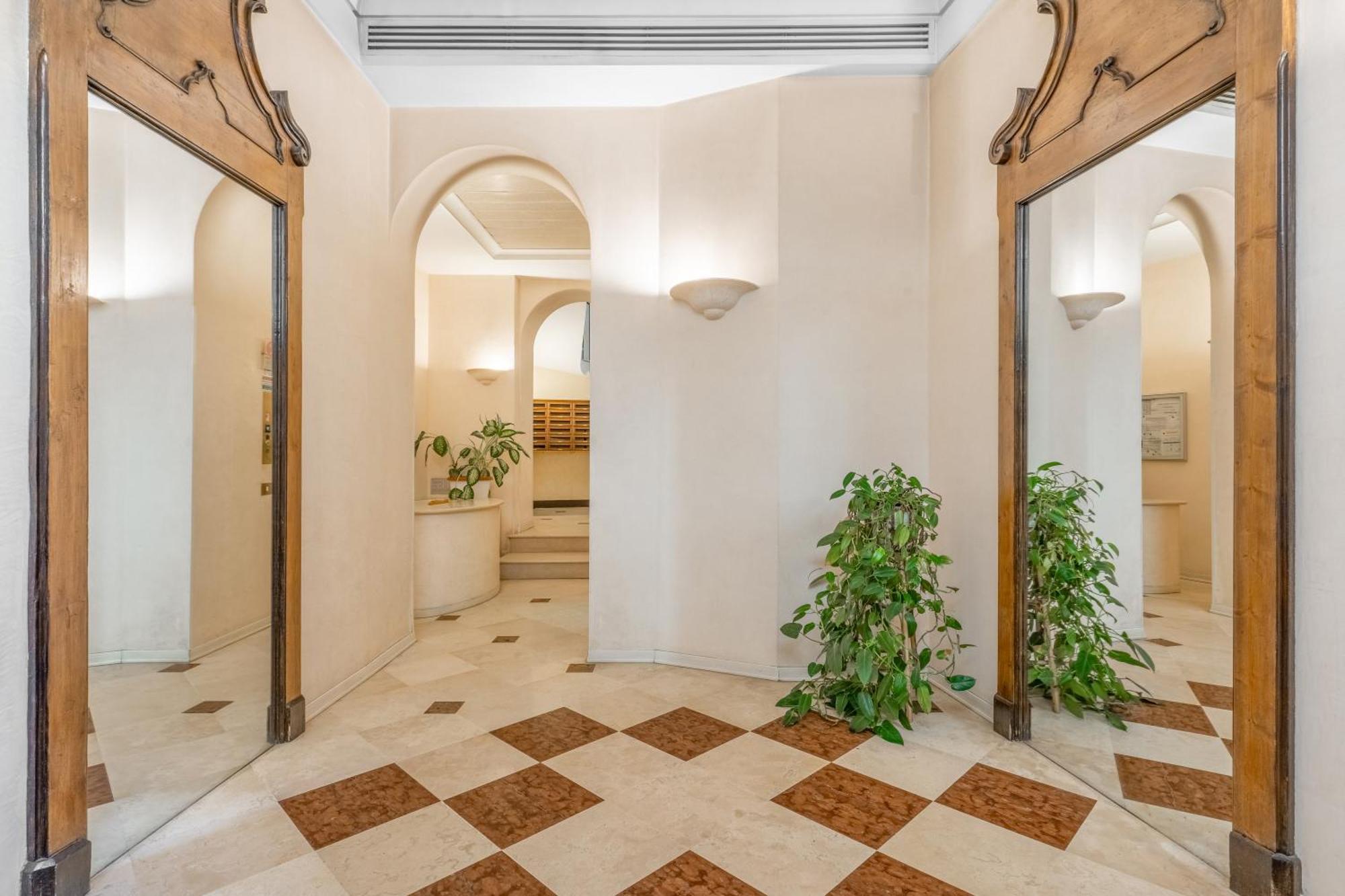 Central Luxurious Apartment Duomo A/C-Wi-Fi Free 米兰 外观 照片